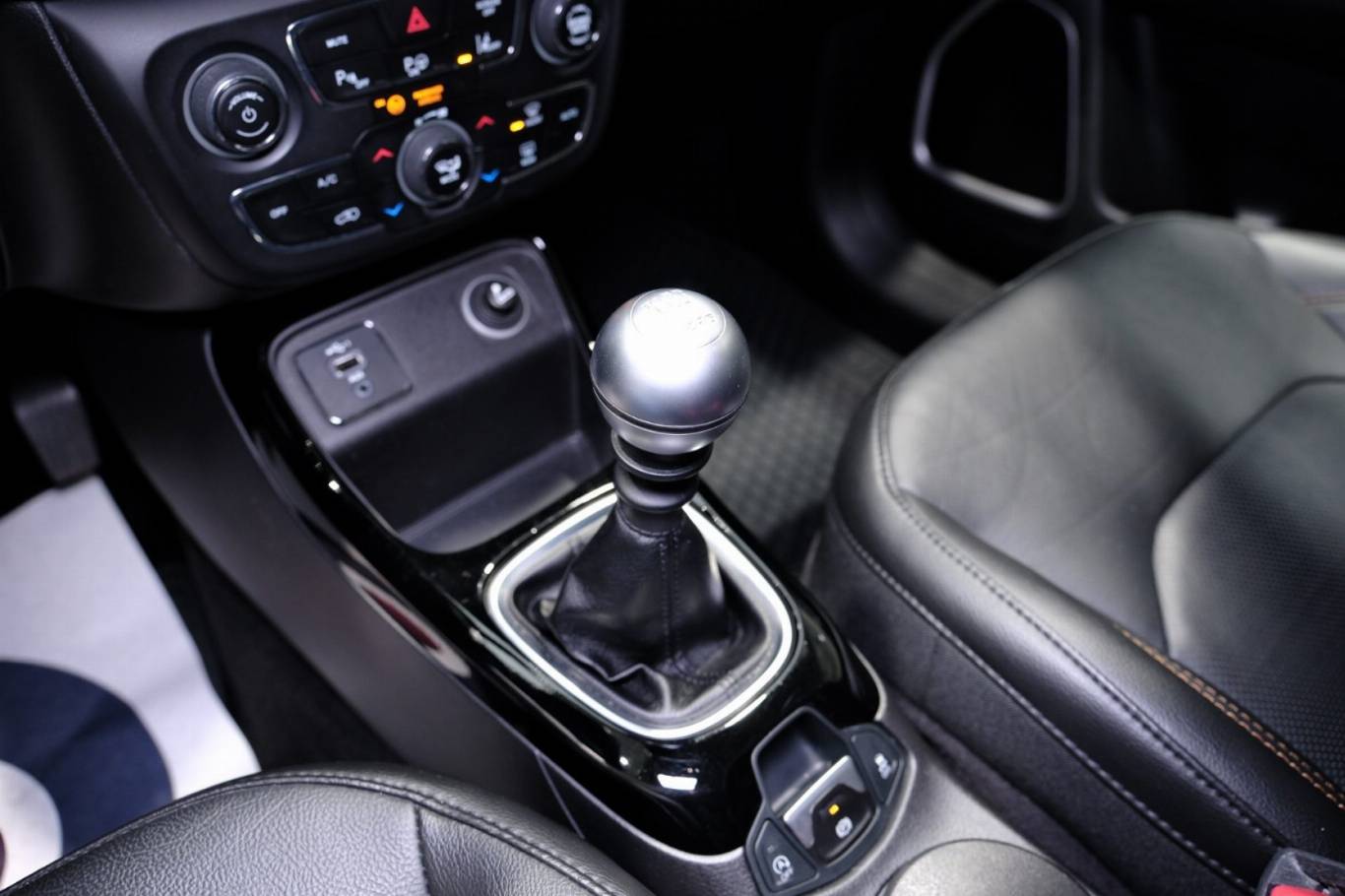 JEEP Compass 31