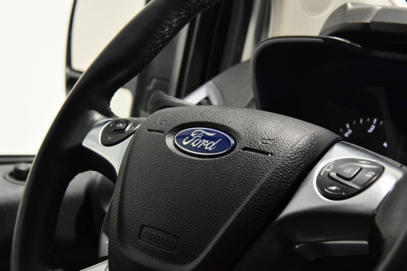 FORD Tourneo Custom 38