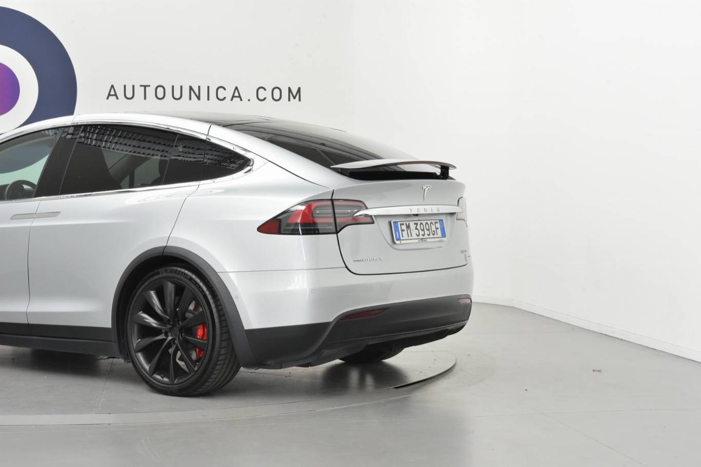 TESLA Model X 34