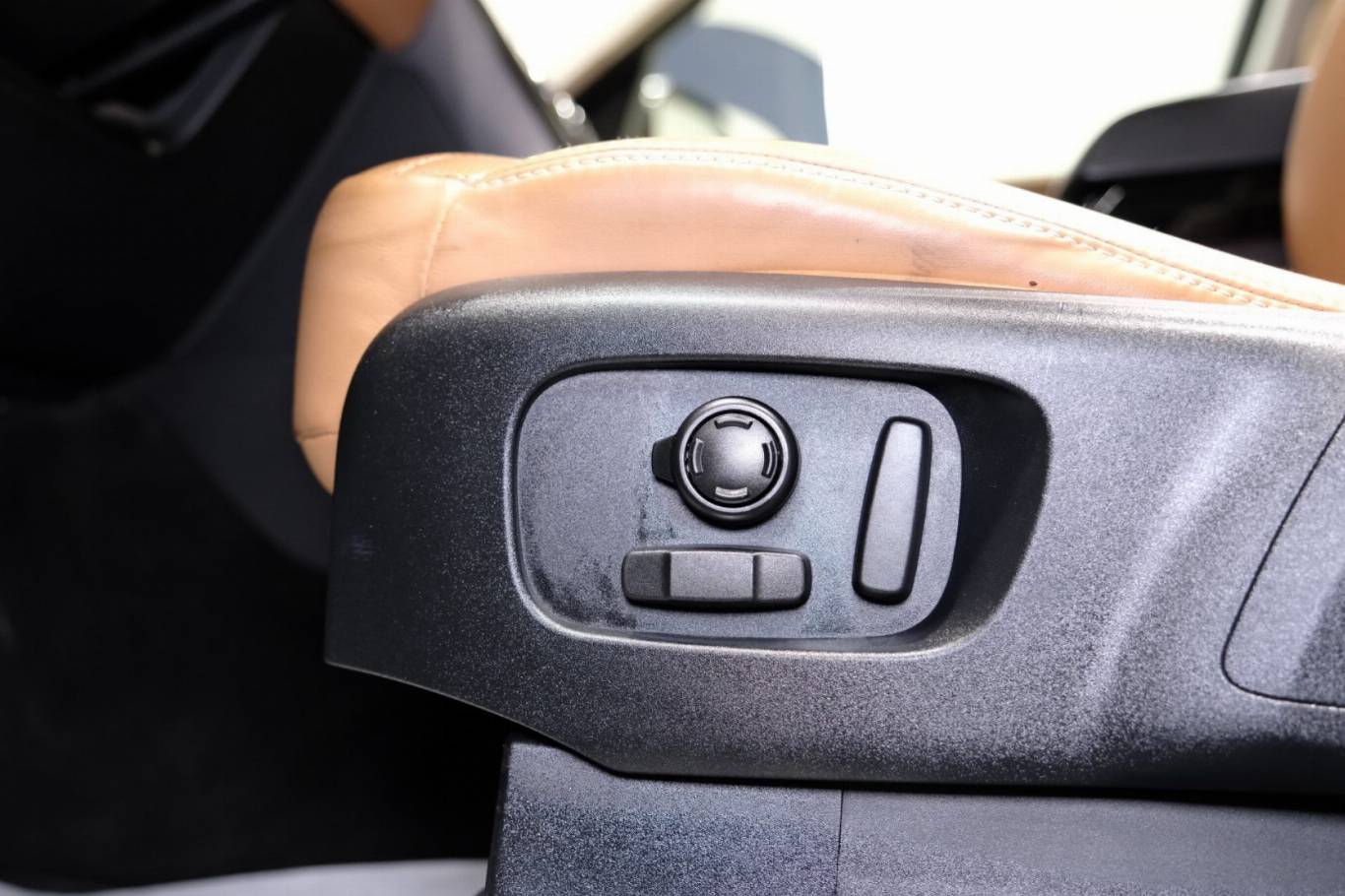 LAND ROVER Discovery 18