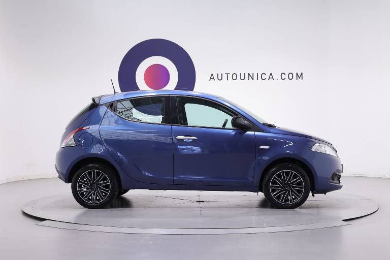 LANCIA Ypsilon 4