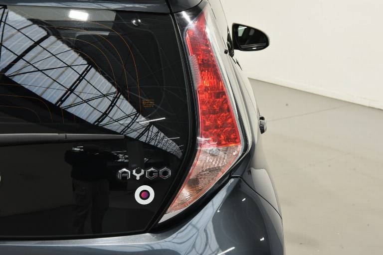 TOYOTA Aygo 19