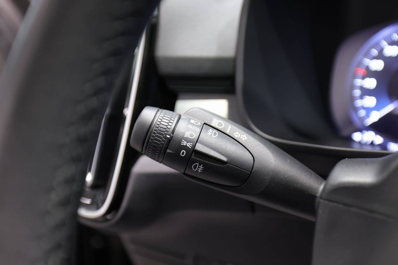 VOLVO XC40 23