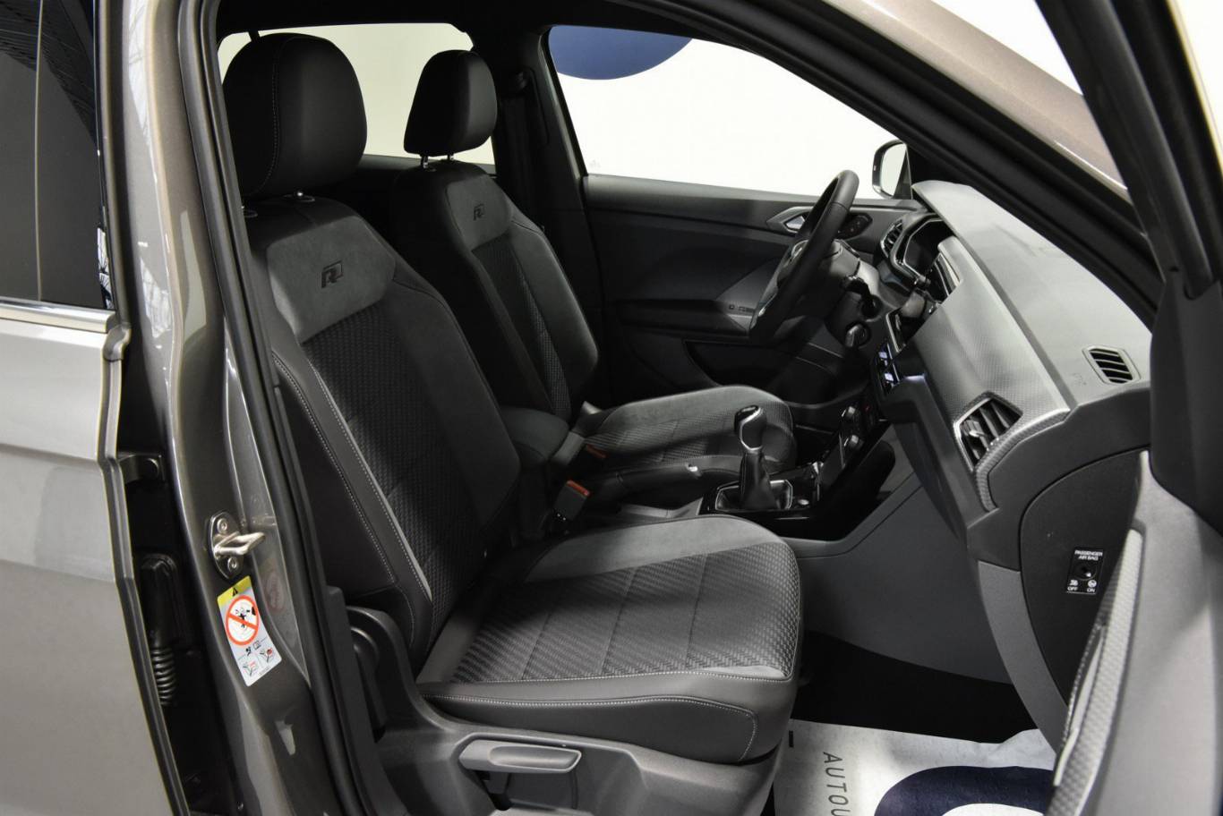 VOLKSWAGEN T-Cross 21