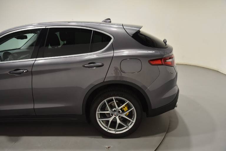 ALFA ROMEO Stelvio 47