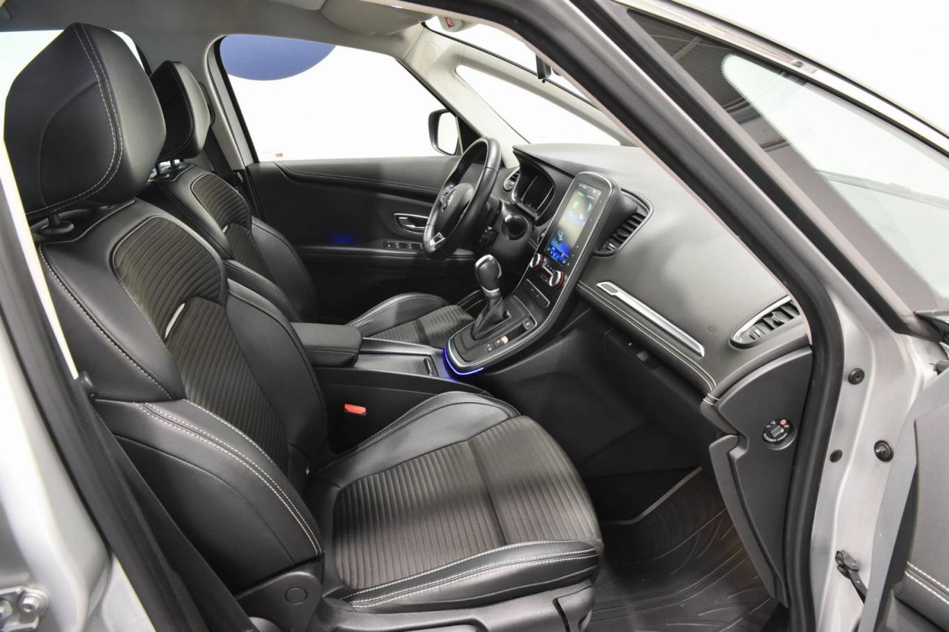 RENAULT Grand Scenic 33