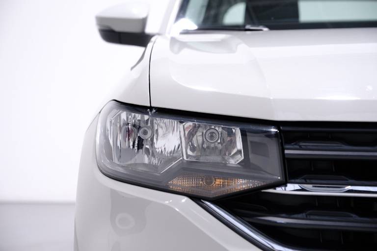 VOLKSWAGEN T-Cross 13