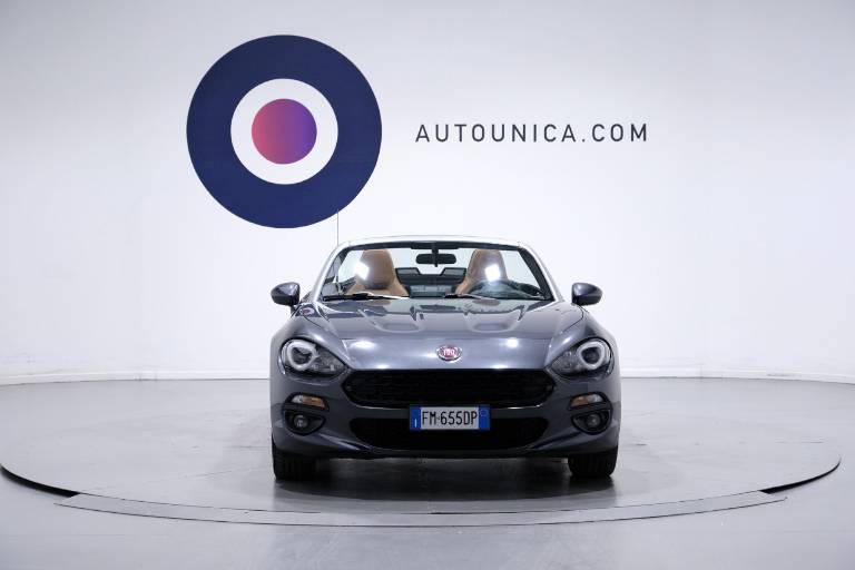 FIAT 124 Spider 2