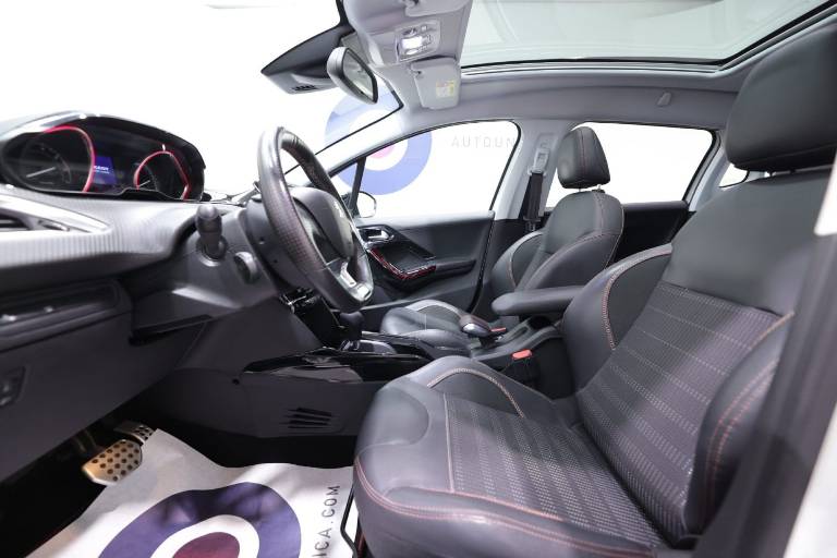 PEUGEOT 2008 19