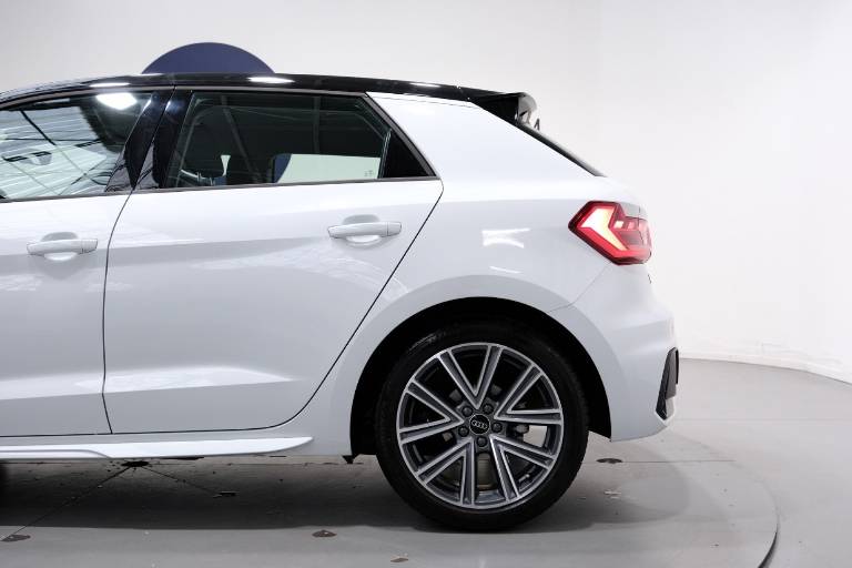 AUDI A1 44