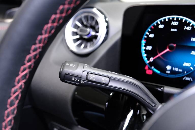 MERCEDES-BENZ GLA 22