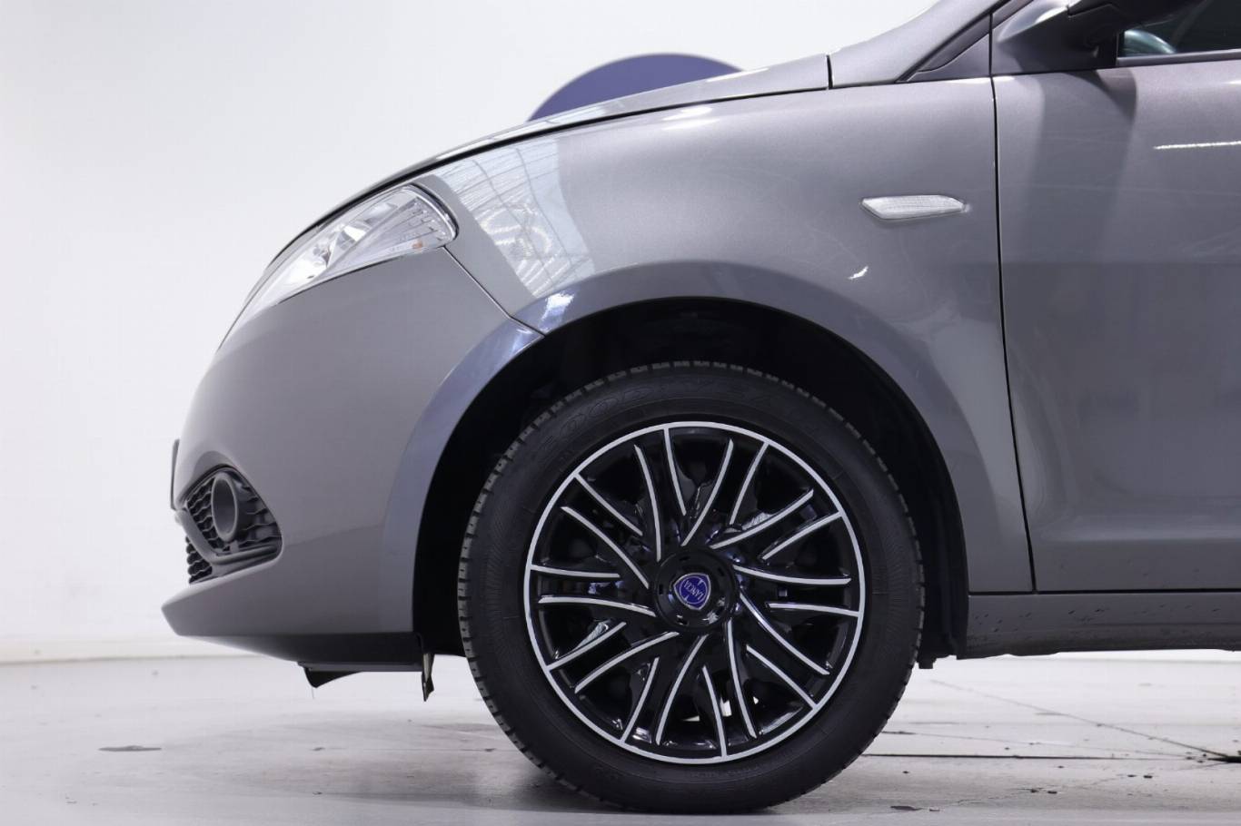 LANCIA Ypsilon 16