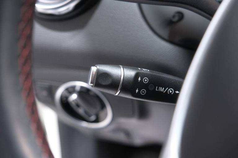 MERCEDES-BENZ GLA 220 24