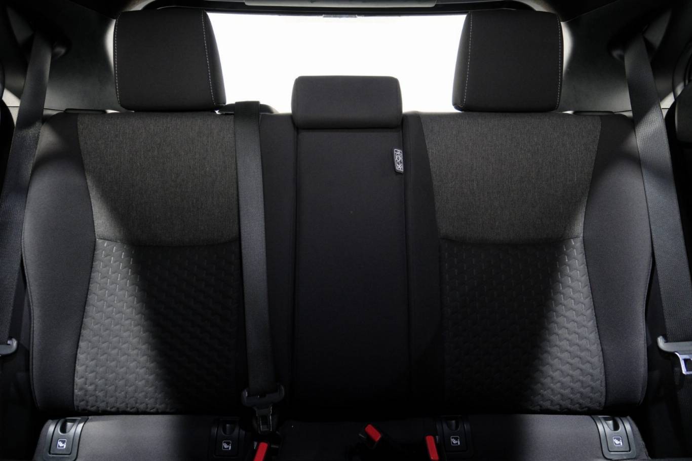 TOYOTA Yaris Cross 37