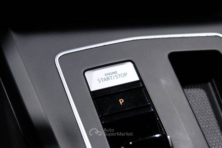 VOLKSWAGEN Golf 30