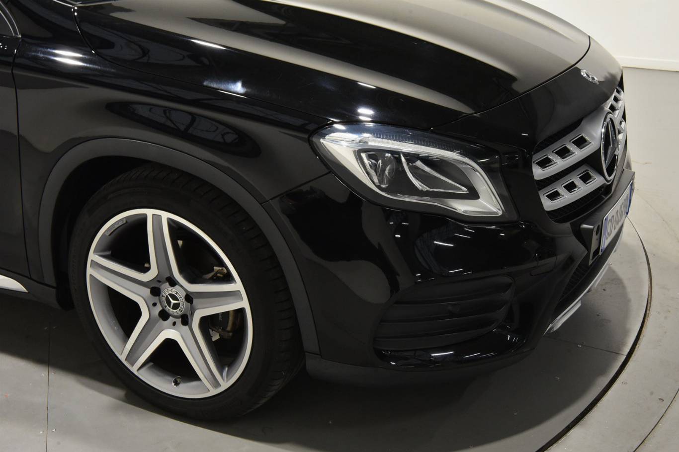 MERCEDES-BENZ GLA 180 40