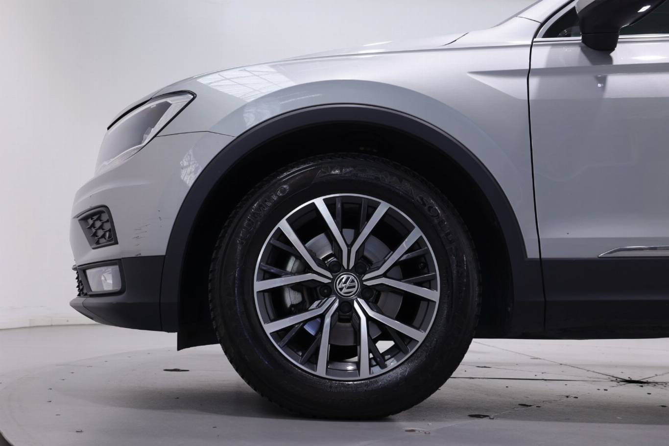 VOLKSWAGEN Tiguan 17