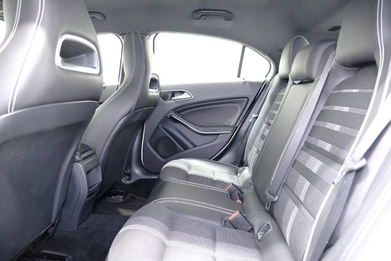 MERCEDES-BENZ A 180 39