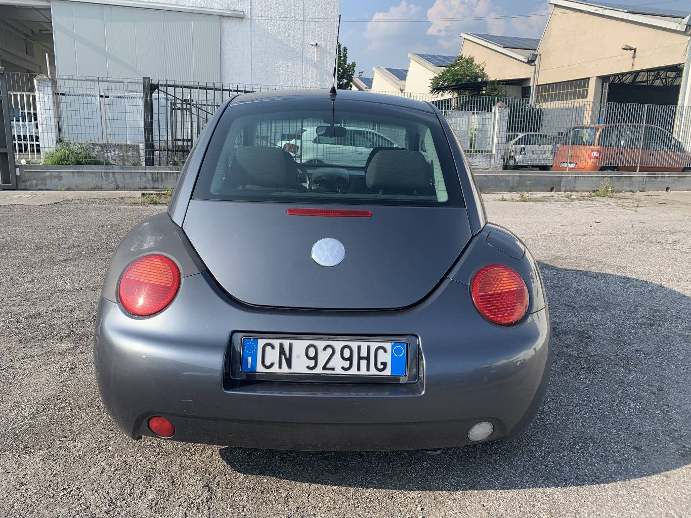 VOLKSWAGEN New Beetle 5