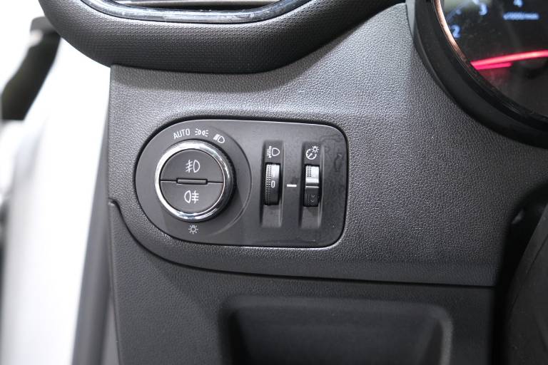 OPEL Crossland X 25