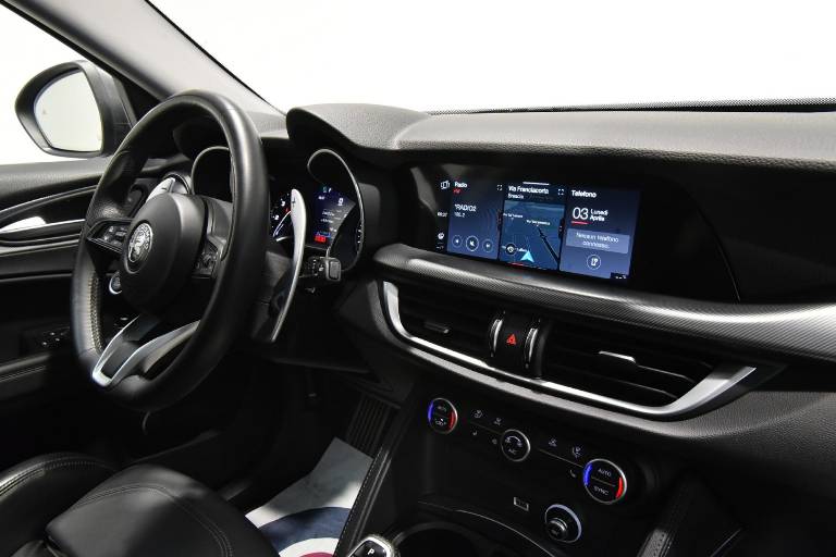 ALFA ROMEO Stelvio 24
