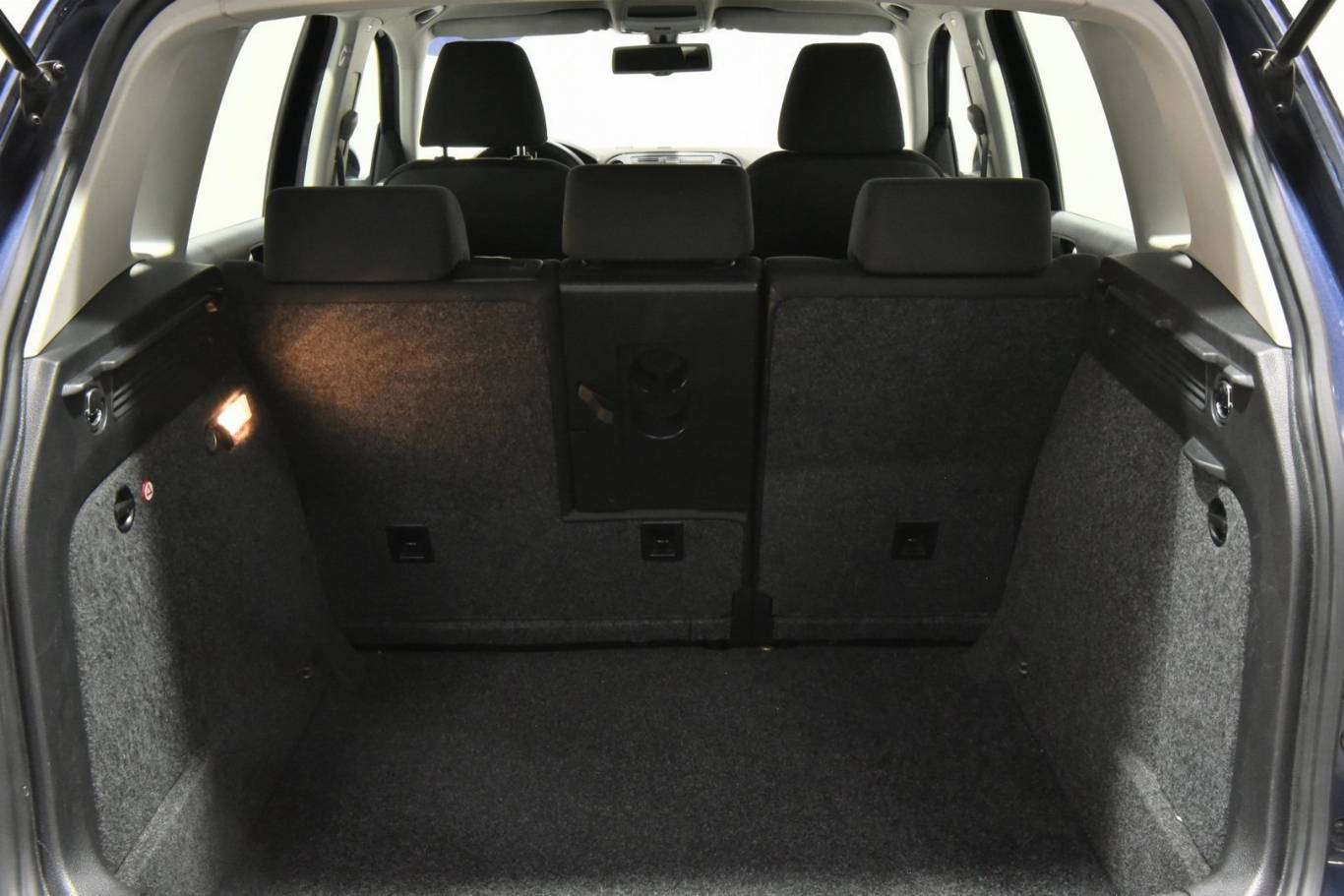 VOLKSWAGEN Tiguan 53