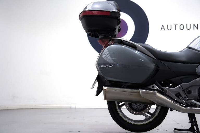 HONDA Deauville 700 11