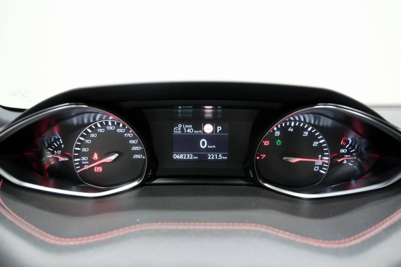 PEUGEOT 308 8