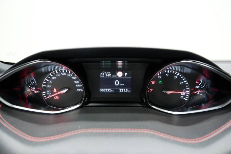 PEUGEOT 308 8