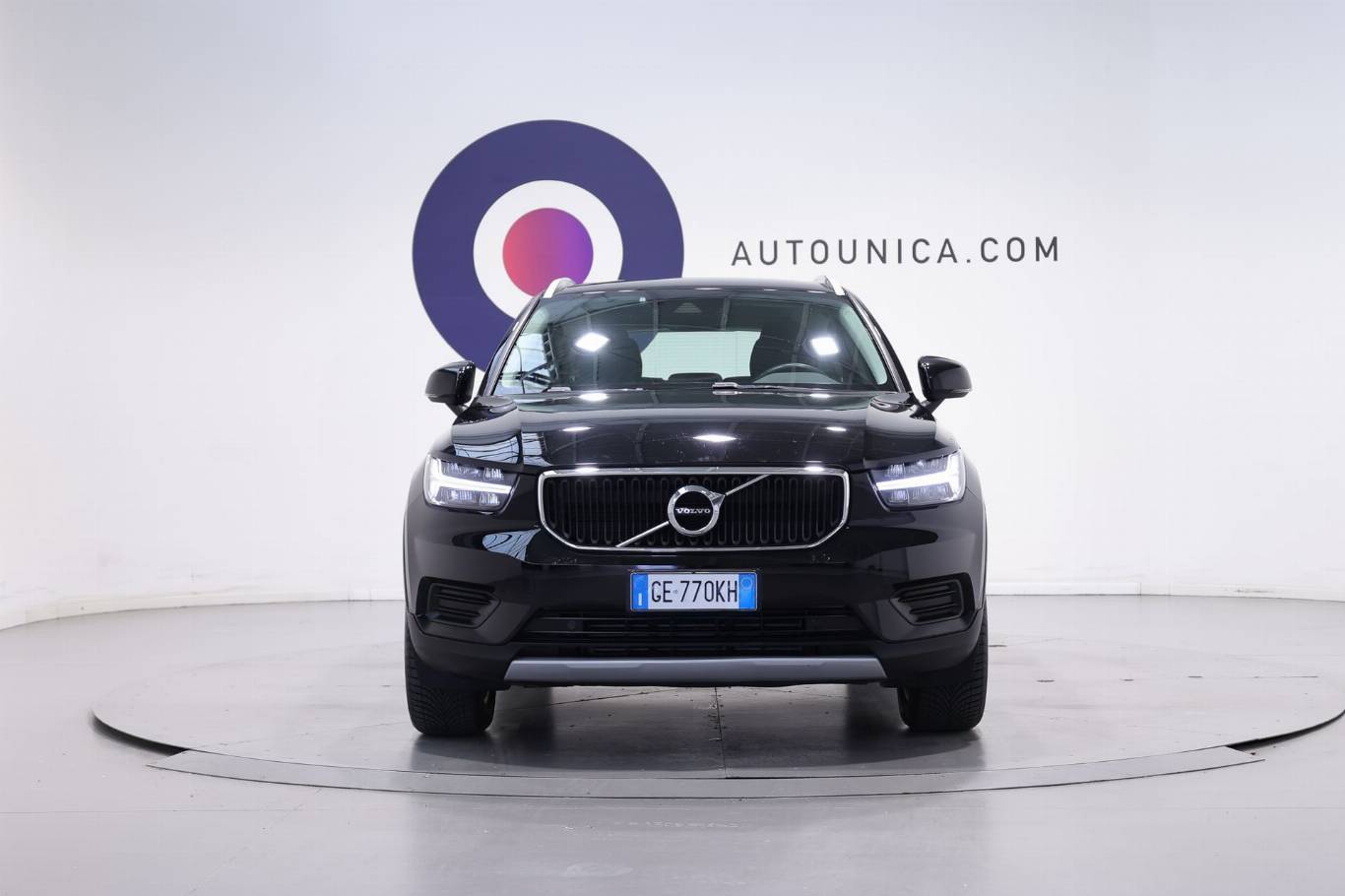 VOLVO XC40 2