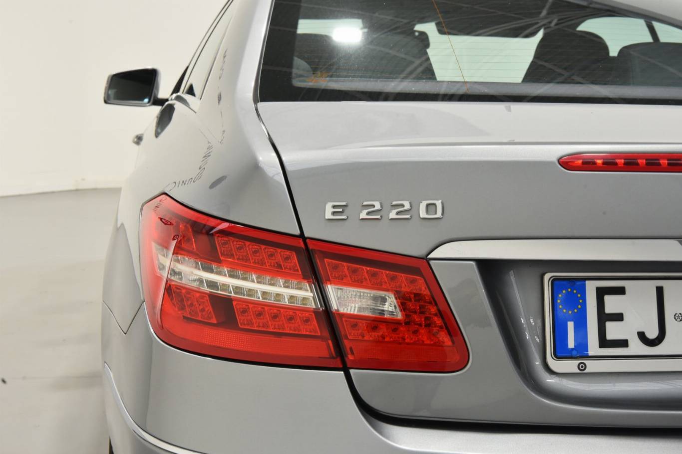 MERCEDES-BENZ E 220 37