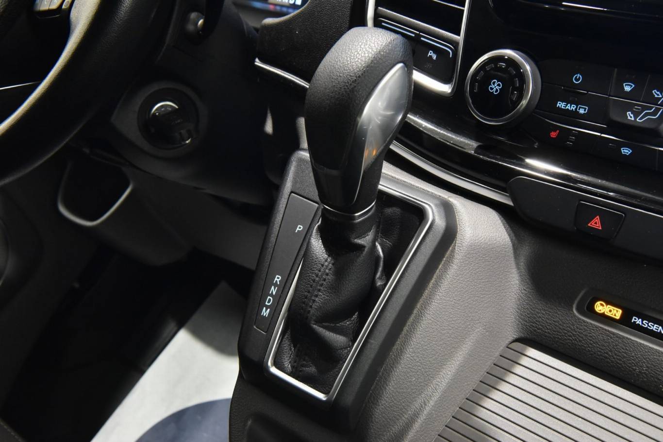 FORD Tourneo Custom 32