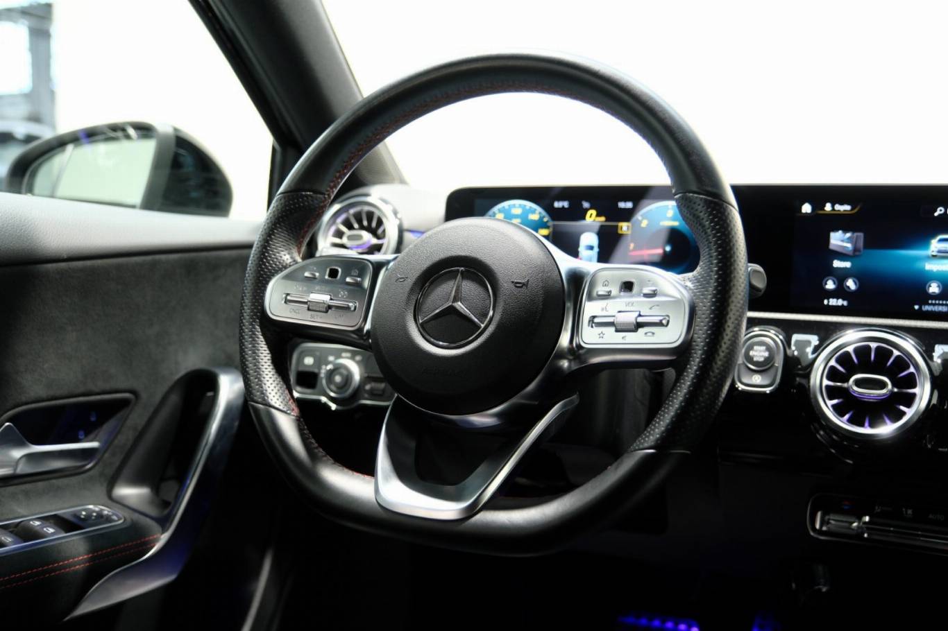 MERCEDES-BENZ A 200 43