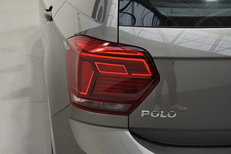 VOLKSWAGEN Polo 34