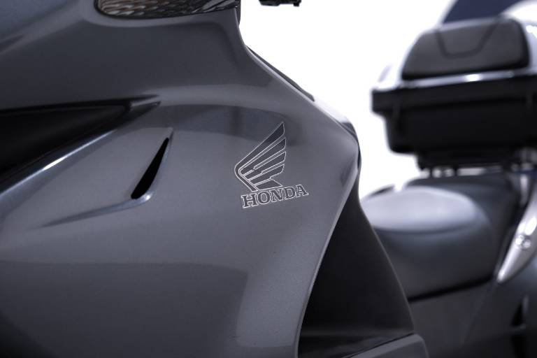 HONDA Deauville 700 23