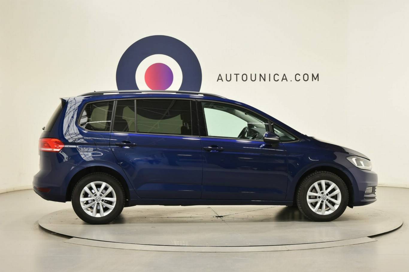 VOLKSWAGEN Touran 31