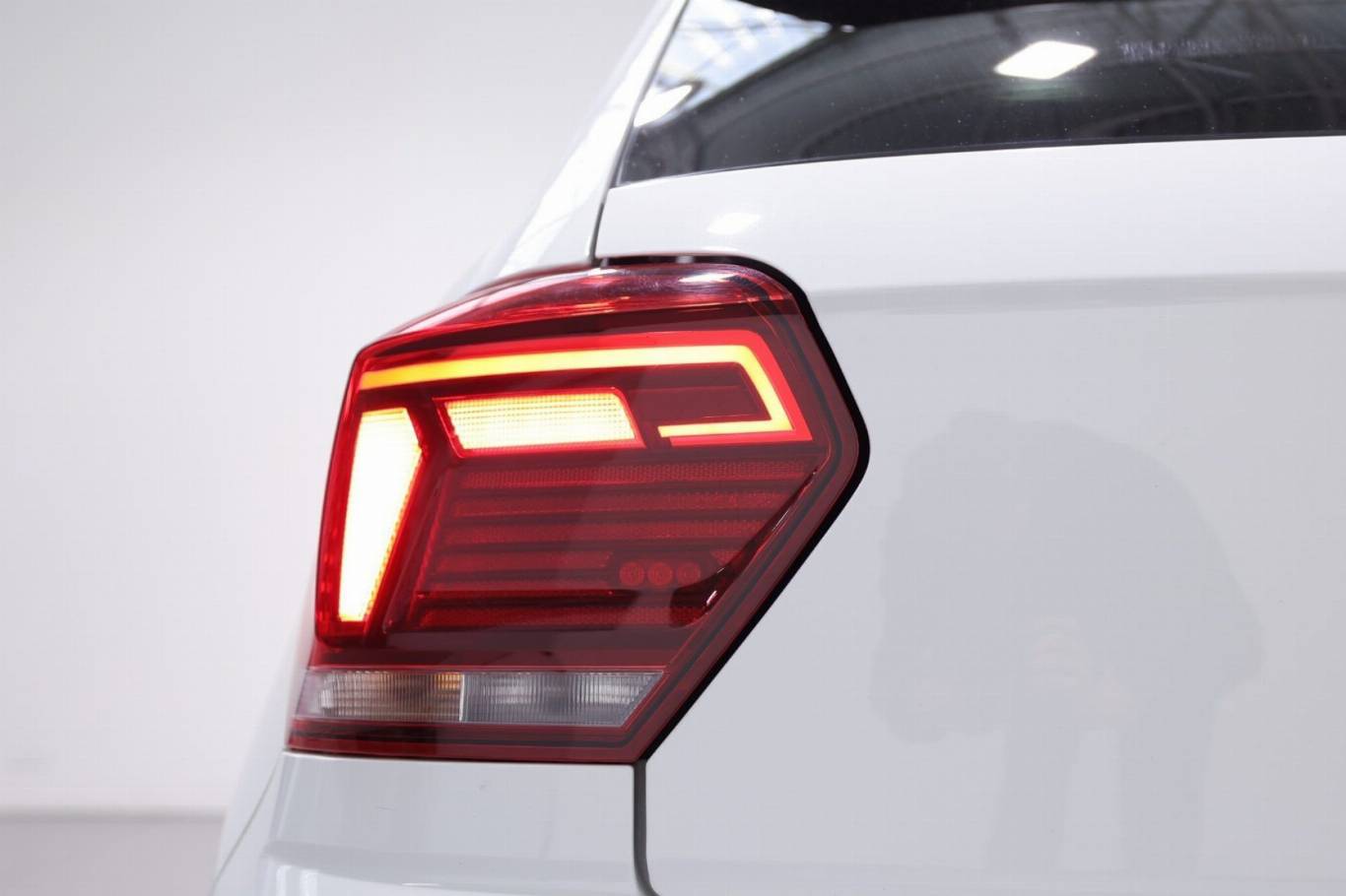 VOLKSWAGEN Polo 40