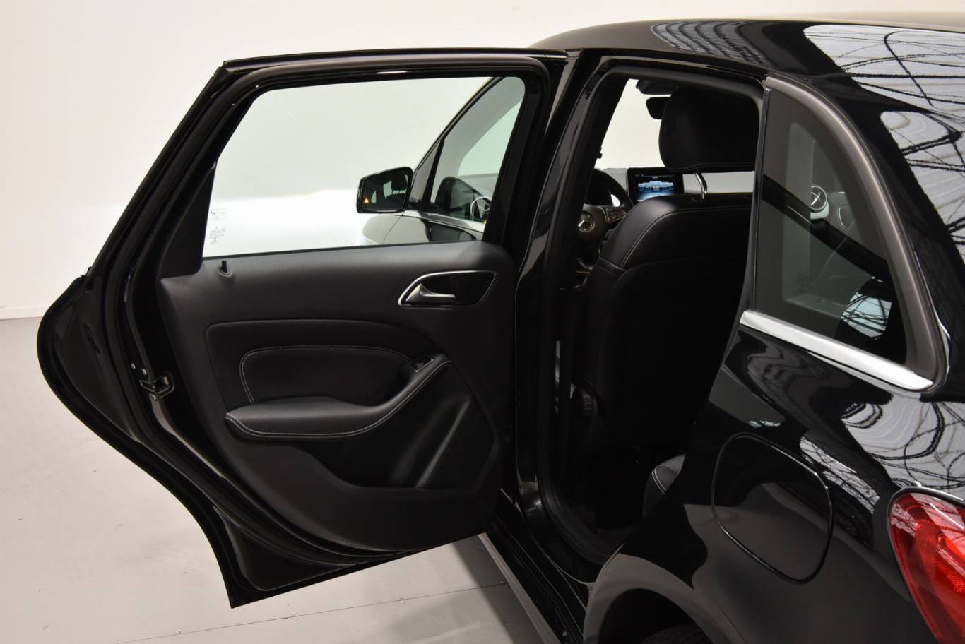 MERCEDES-BENZ B 180 34