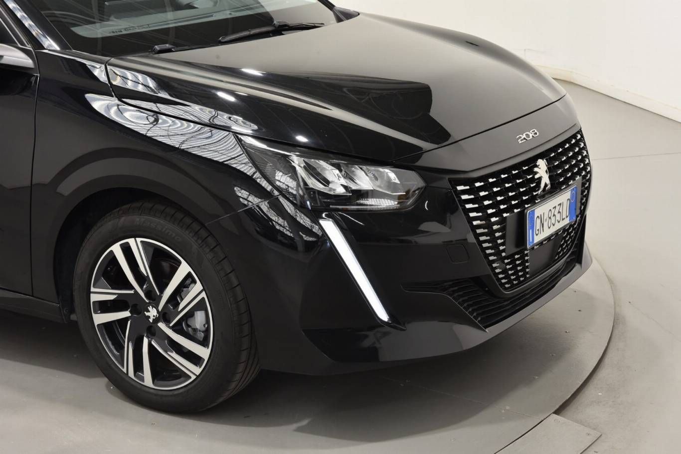 PEUGEOT 208 12