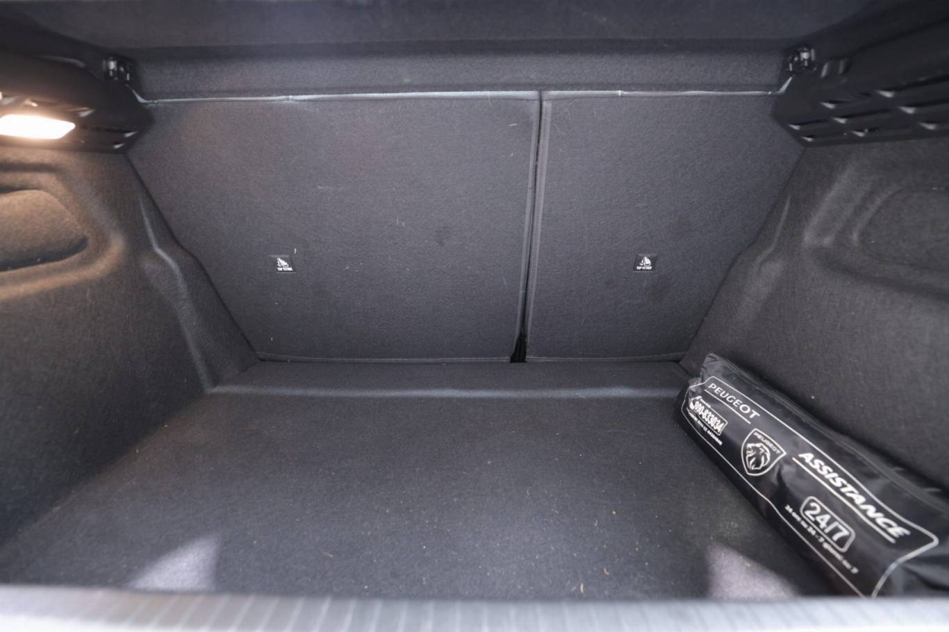 PEUGEOT 208 45