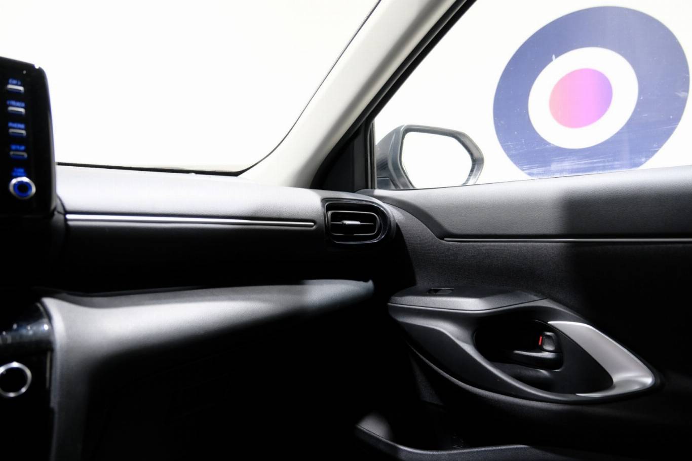 TOYOTA Yaris Cross 29