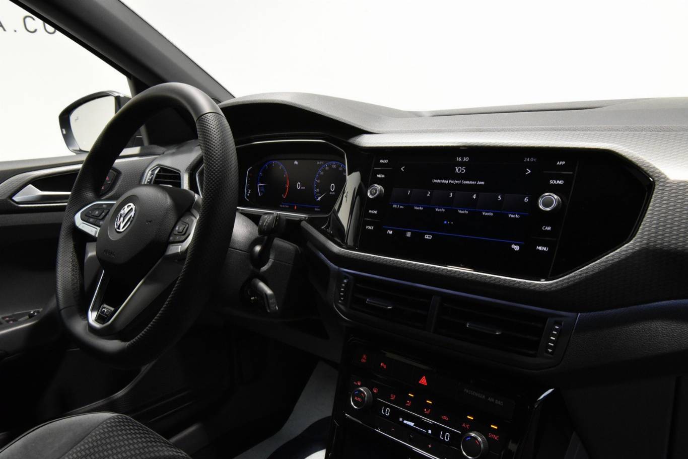 VOLKSWAGEN T-Cross 28