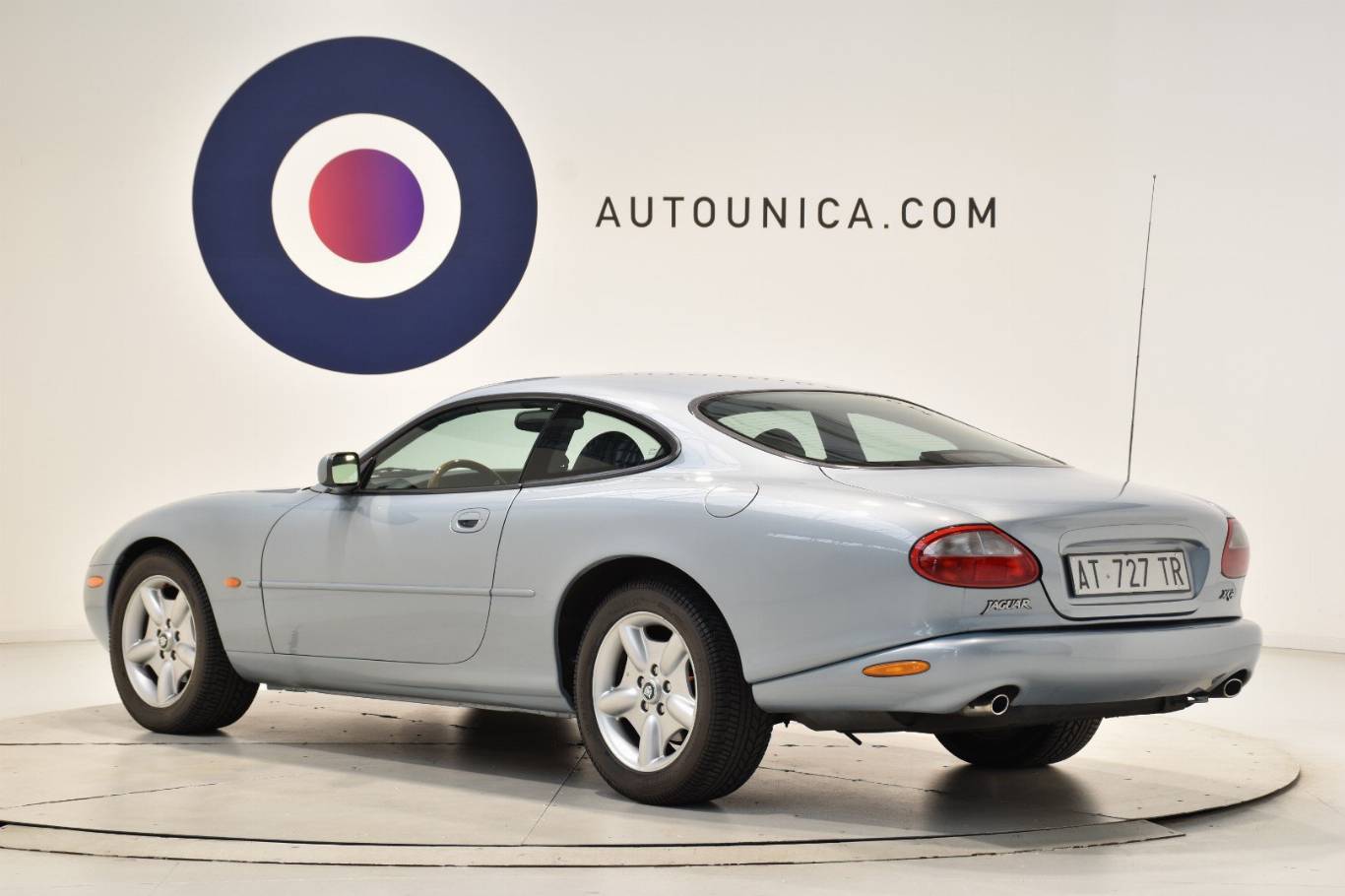 JAGUAR XK8 2
