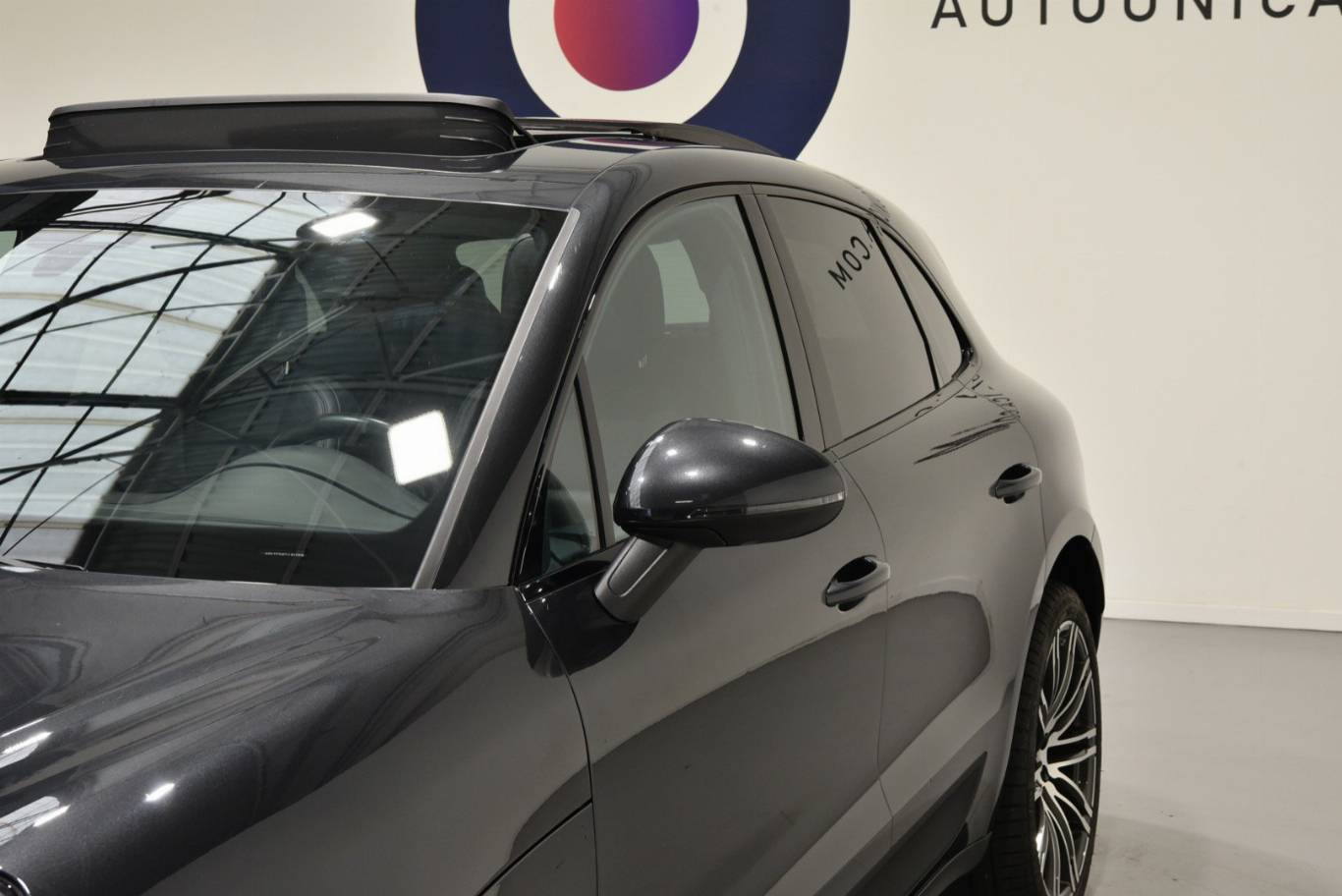 PORSCHE Macan 58