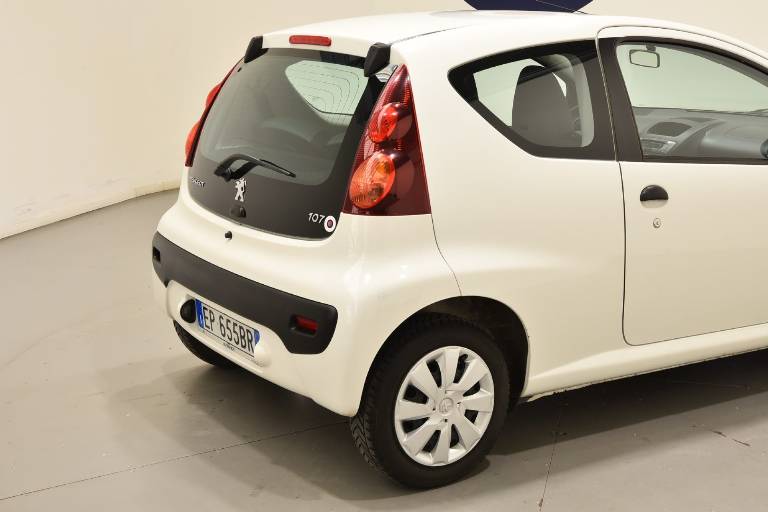 PEUGEOT 107 19