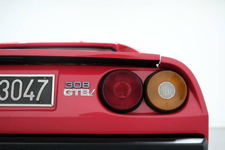 FERRARI 308 42