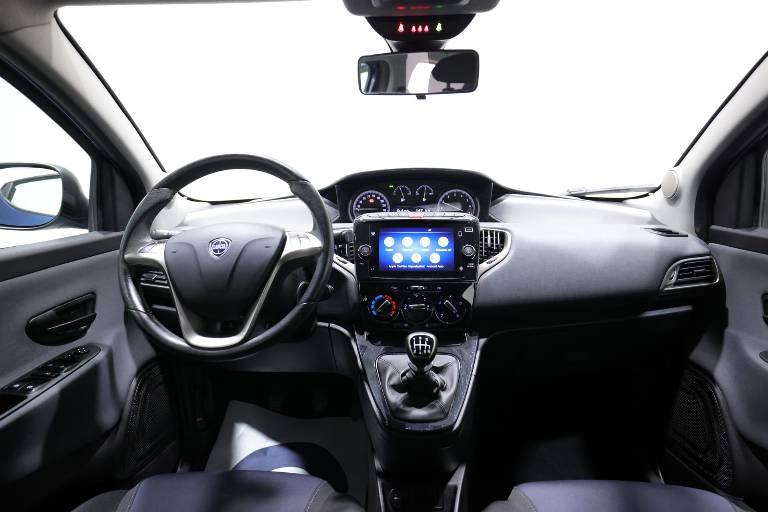LANCIA Ypsilon 10