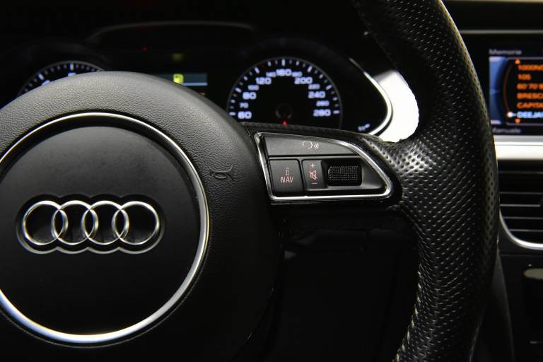 AUDI A4 6