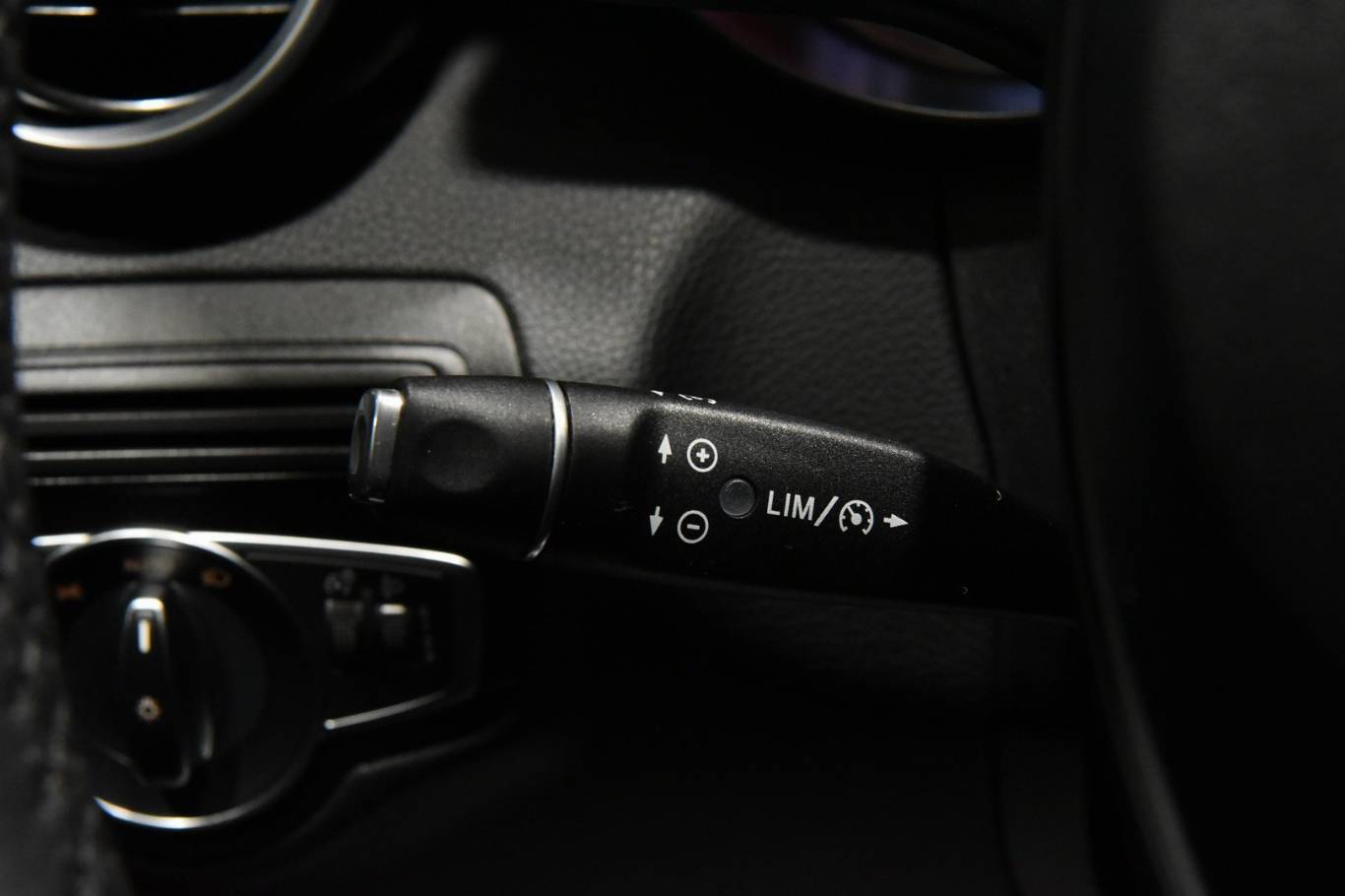 MERCEDES-BENZ C 180 21