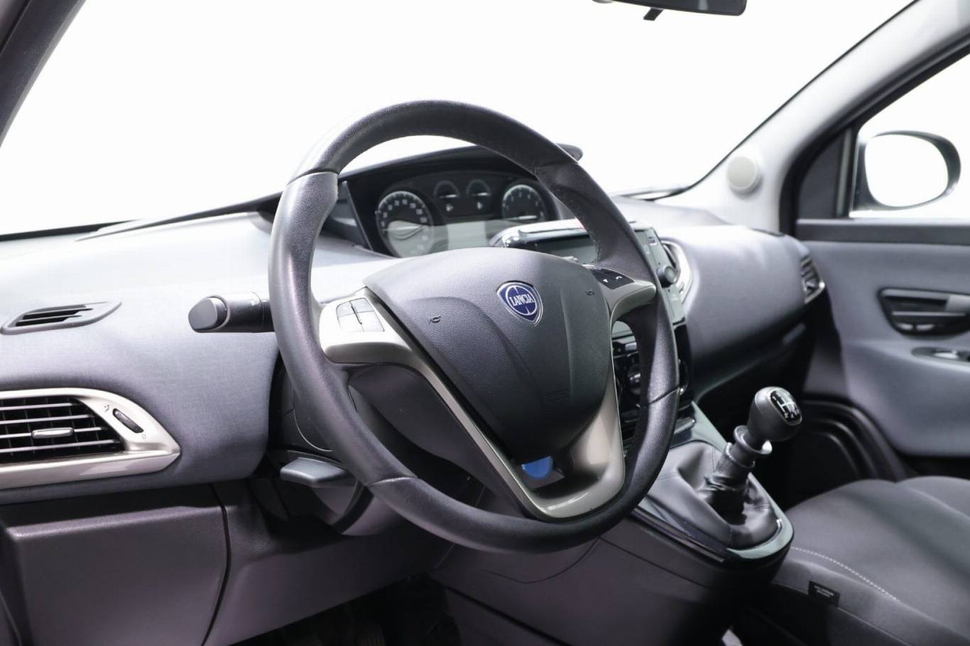LANCIA Ypsilon 5